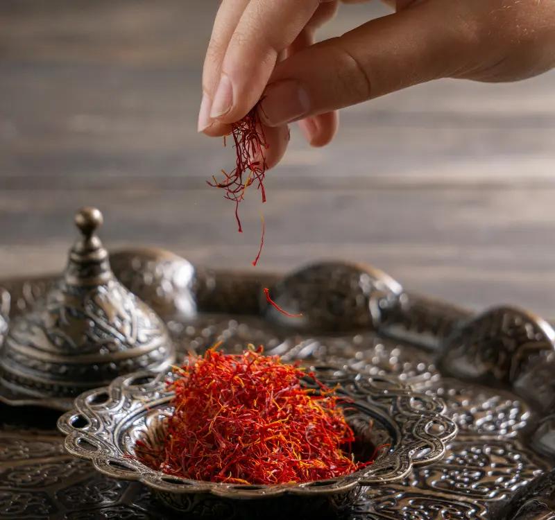 How to use saffron oil? 7 Health benefits of using saffron oil.
